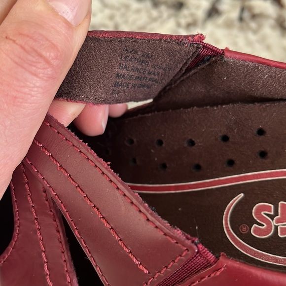 Klogs Women’s Slip Ons in Red collar is cranberry smooth size 8 style is  Cara - Picture 6 of 6